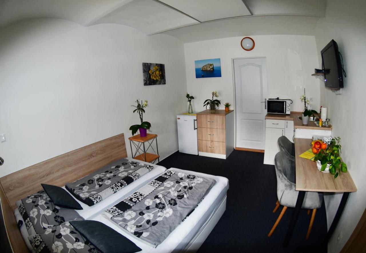 Na Utesu Apartment Jindřichŭv Hradec Exterior foto