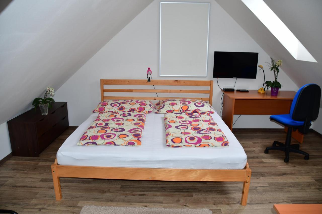 Na Utesu Apartment Jindřichŭv Hradec Exterior foto