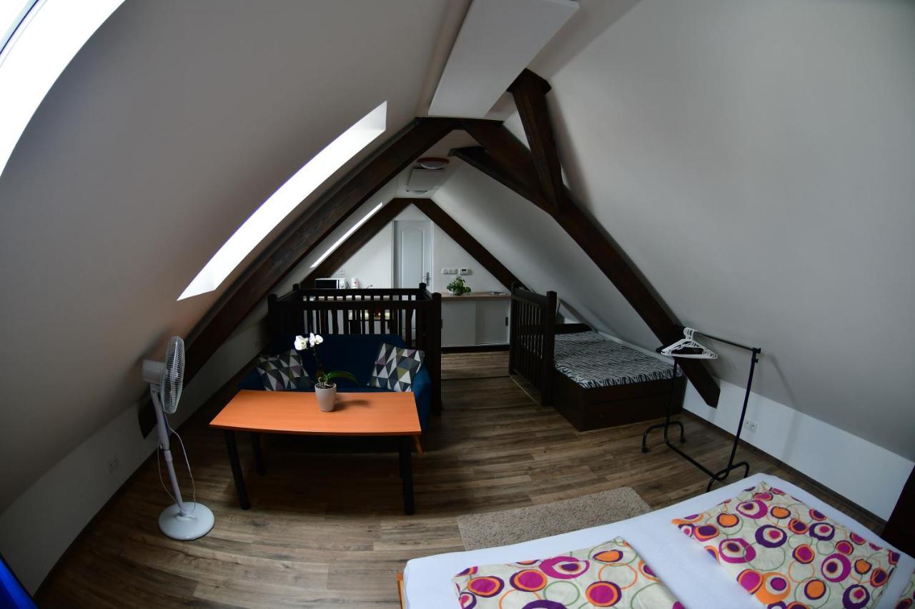 Na Utesu Apartment Jindřichŭv Hradec Exterior foto